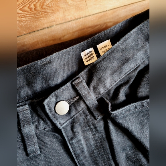 Uniqlo High Waisted Black Wide Leg Jeans - Picture 3 of 5